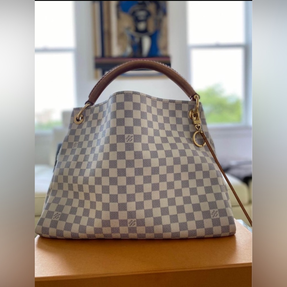 Authentic Louis Vuitton Artsy Handbag Damier MM
